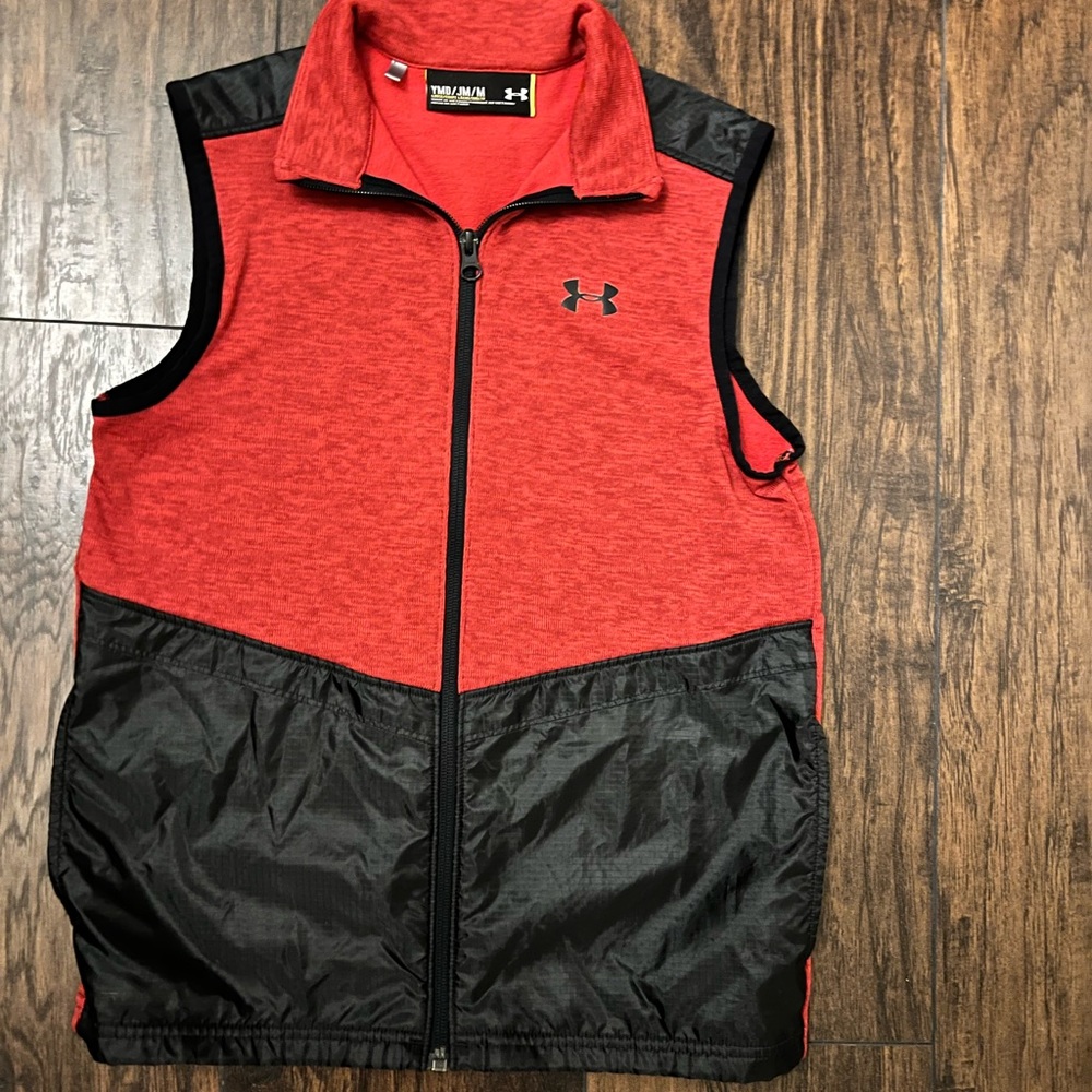 Boys size M under armour vest